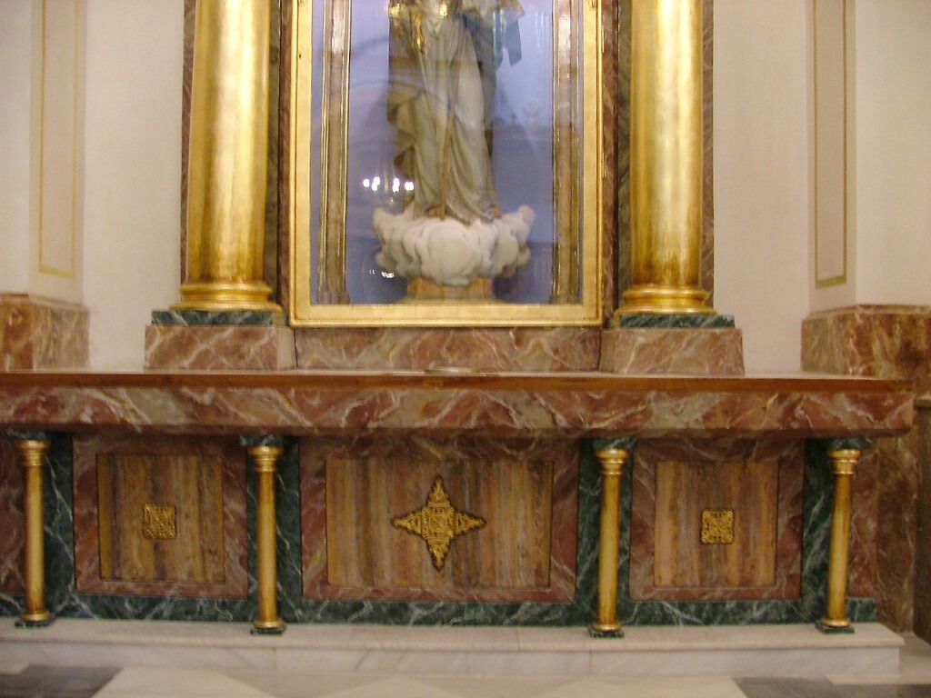 Restauraci N De Retablos En Laparroquia De San Carlos Borromeo De